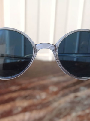 Round sunglasses like new with transparent acetate frame