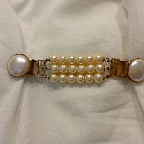 Vintage decorative clasp for blouse or cardigan like new