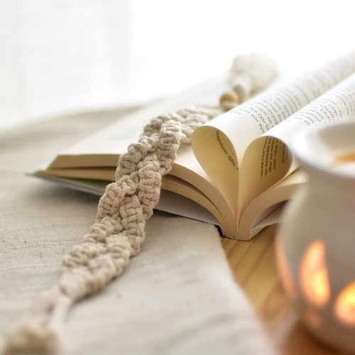 Handmade macrame bookmark new