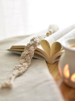 Handmade macrame bookmark new