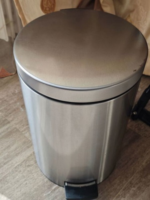 Brabantia 20L Stainless Steel Trash Can like new