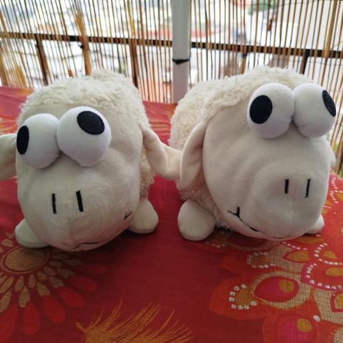 Unisex Winter Slippers Shaun the Sheep used, sizes 36-38, white