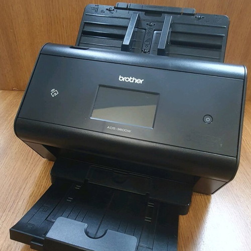 Brother ADS-3600W Flatbed / Sheetfed A4 Scanner like new with WiFi