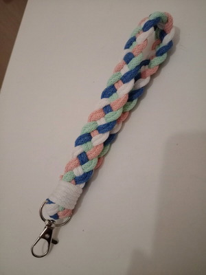 Macrame keychain like new, multicolored
