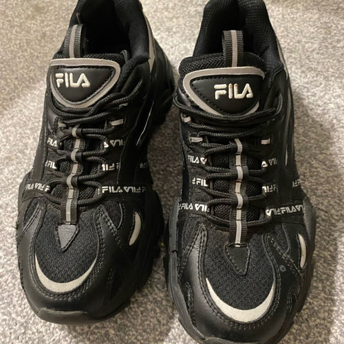 Fila black sneakers with platform sole like new, size 38