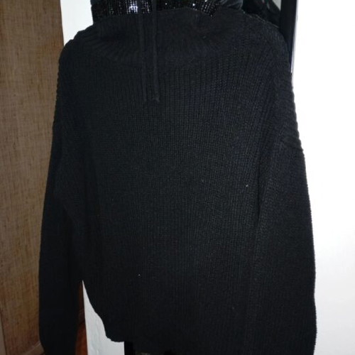 Knitted turtleneck size XS like new with rhinestones and decorative heart