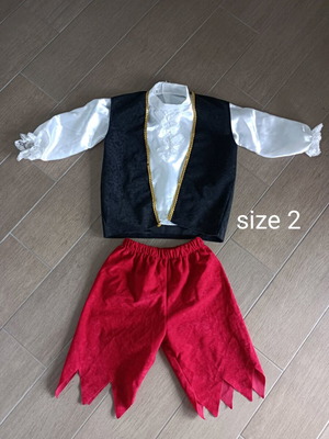 Pirate costume like new, size 2 for carnival or school event