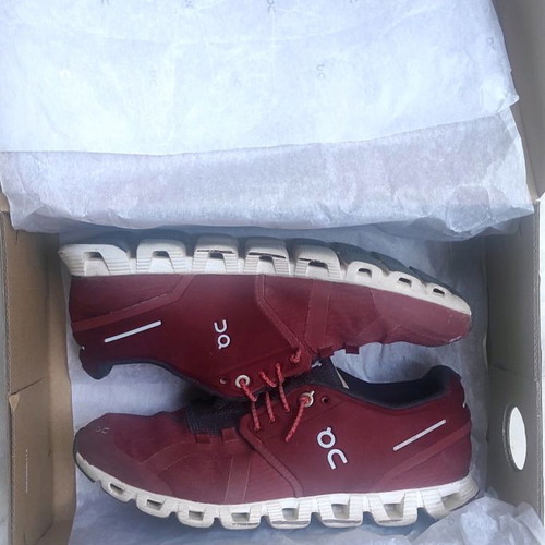 ON Cloud running shoes used, size 38.5, burgundy