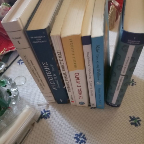 Book set like new, pack of 8, 3 hardcover
