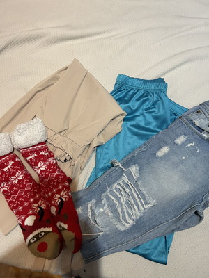 Clothing set like new, various items
