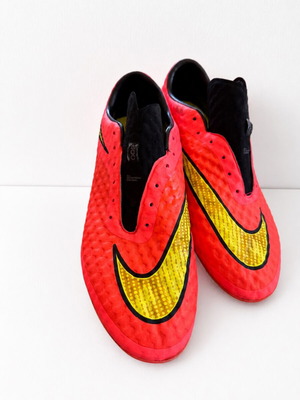 Nike Hypervenom Phantom Hyper Punch WC 2014 football shoes used, size 45, red and yellow