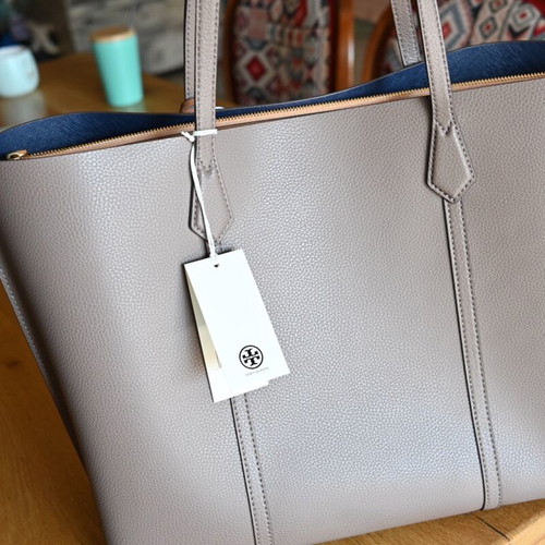 Tory Burch shoulder tote brand new, etoupe with brown inside