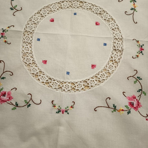 Handmade vintage cotton tablecloth 80x80 with lace and embroidery like new