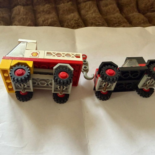 642 LEGO Classic Town Tow Truck and Car vintage set