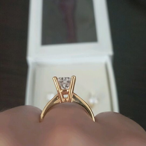 Ring set solitaire type with earrings gold color new