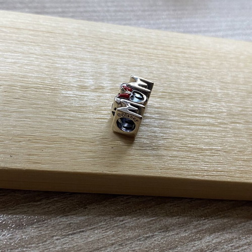 Mom Charm Pandora Disney like new, red and silver