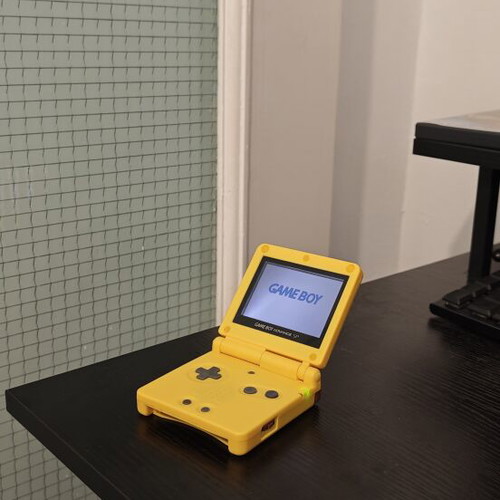 Game Boy Advance SP Pikachu Custom Edition like new