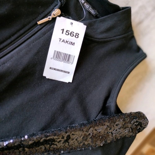 Tyr set new black with shiny trim, size S