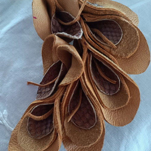 Leather brooch handmade, like new, ochre mustard color