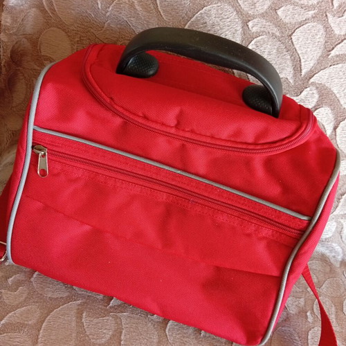 Travel bag like new, suitcase or toiletry case