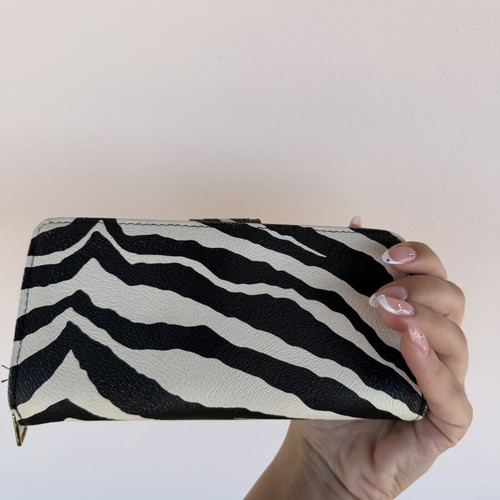 Fragola wallet striped white black like new