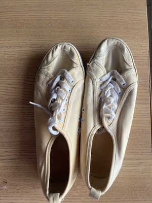 Canvas athletic shoes used size 39 beige