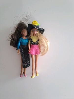 Melanie's Mall figures used, set of 2, 1996