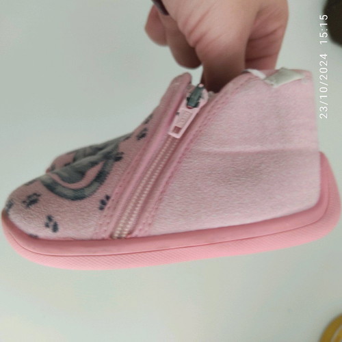 Comfy slippers used with cat design size 21 for girl