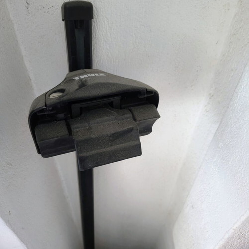 Thule Car Roof Bars like new