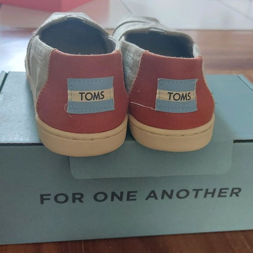 Toms kids shoes like new, fabric grey with brown, size 32.5