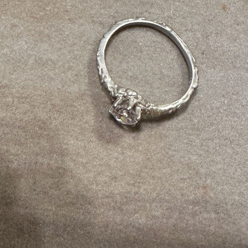 Silver solitaire ring like new FO