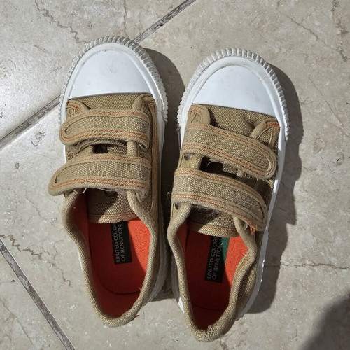 Benetton canvas kids shoes size 28, beige