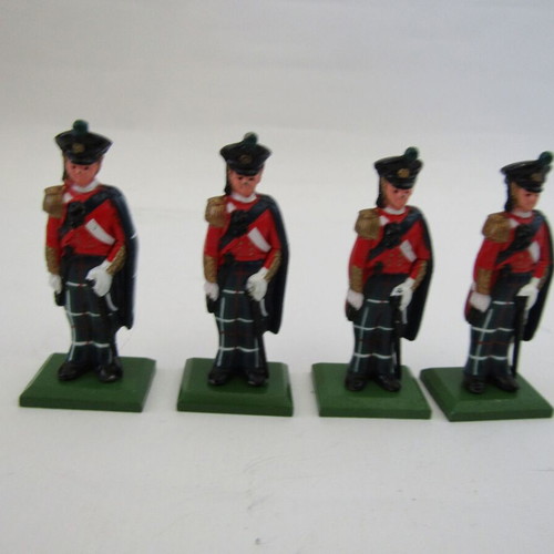 Metal collectible William Grant & Sons military figures like new, set of 9
