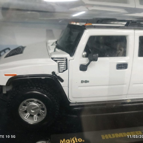 Hummer H2 Maisto premier edition 1:18 used, flawless in box