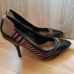 Pumps used size 37