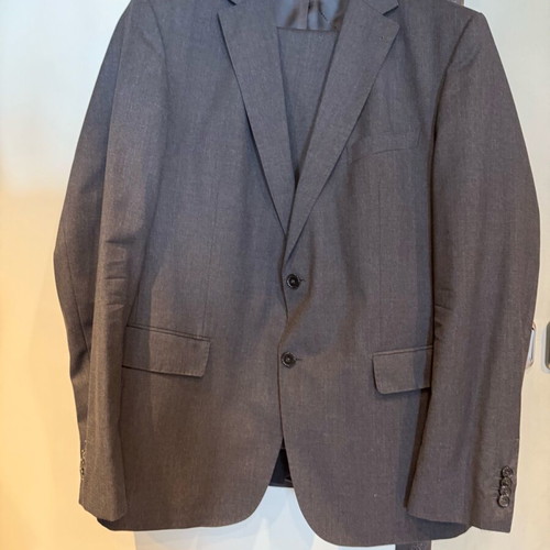 Baldessarini men's suit gray, like new