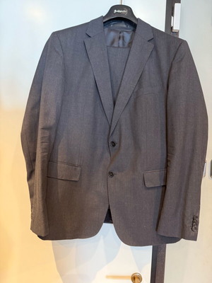 Baldessarini men's suit gray, like new