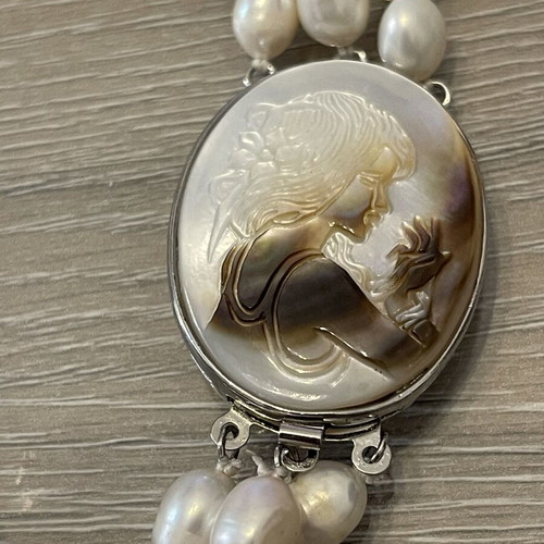 Vintage pearl necklace with cameo, 60 cm