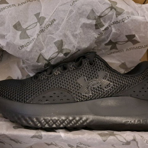 Under Armour UA W Charged Surge 4 running shoes new, black size 35.5