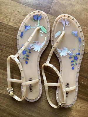 Menghi nude jelly sandals used with pink crystals size 40 fitting 39