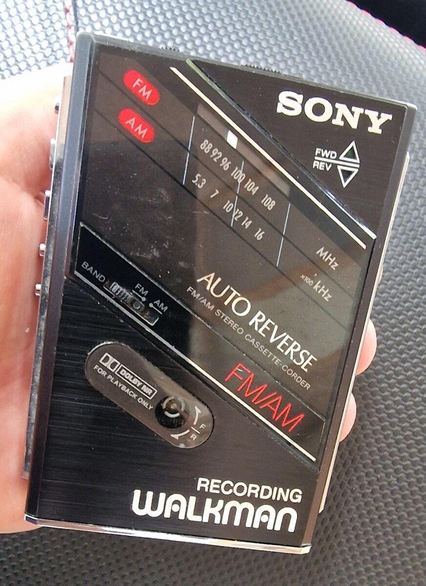 SONY WM-F202 RECORDING WALKMAN 本体 SONY WM-F202 RECORDING WALKMAN