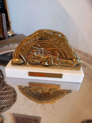 Vintage διακοσμητικό μπρούτζινο πάνω σε μάρμαρο μεταχειρισμένο, βαρύ