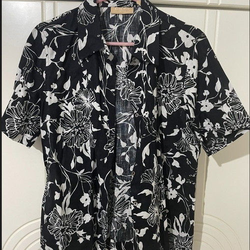 Kate Hill women's short-sleeve linen shirt like new, black and white floral