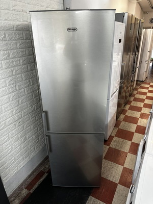 Delonghi Refrigerator Freezer No Frost A+++ Energy Class like new