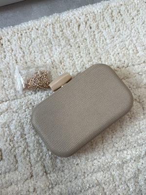 Beige hand bag like new