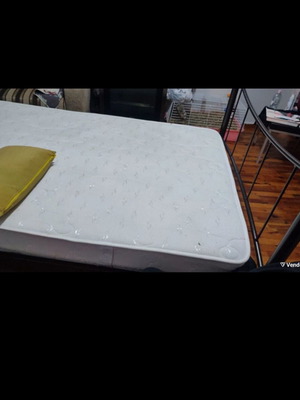 Bed with mattress like new, one and a half size