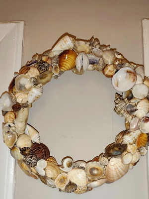 Summer wreath handmade with seashells, 25cm diameter