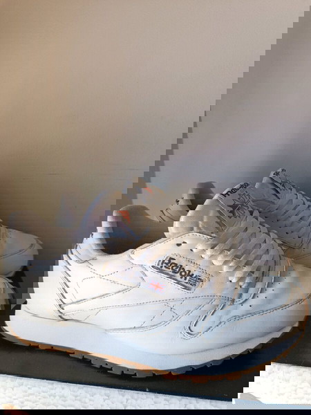REEBOK LEATHER SNEAKERS !!!