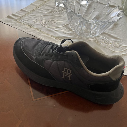 Tommy Hilfiger casual shoes size 46, black
