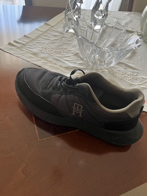 Tommy Hilfiger casual shoes size 46, black